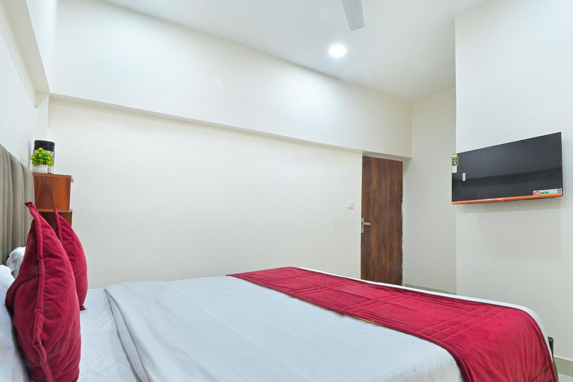 Chowdhry Tourist Lodge - New Delhi Railway Station - 2 Minutes Walk Buitenkant foto